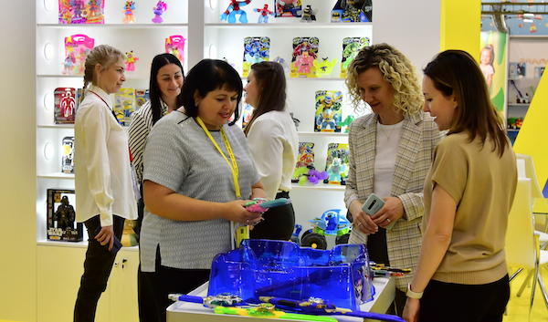 В Москве открылись выставки «Мир детства-2023» и «CJF – Детская мода-2023. Осень». Фото