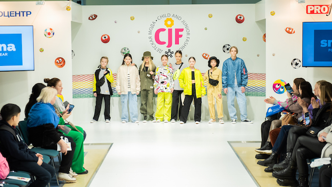 Большой фоторепортаж с выставки «CJF – детская мода-2024. Весна»