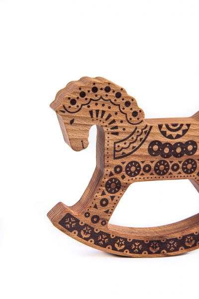 Коник-качалка коричневый с орнаментом