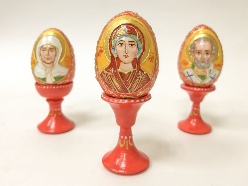 Расписное пасхальное яйцо с образом святого
