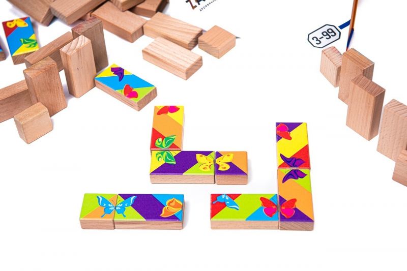 Настольная игра "Бабочки" Евгения Тихонова в картонной коробке