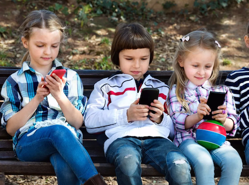Дети и подростки тратят больше времени на TikTok, чем на YouTube