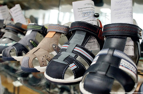 Парижская коммуна увеличила производство детской обуви более чем на 20%